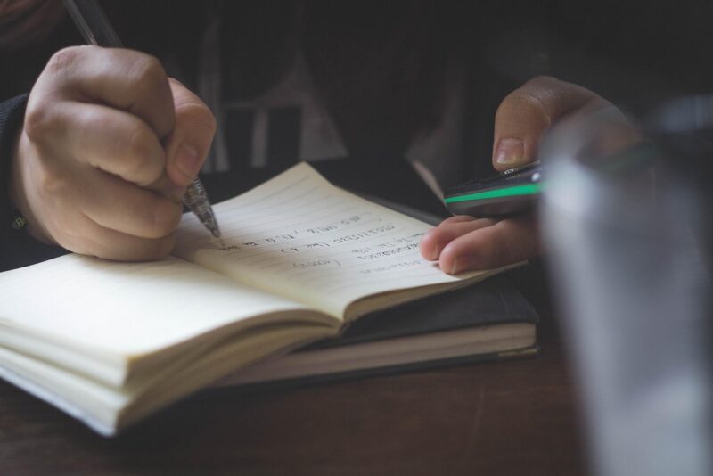 Segundo cérebro: como construir um sistema de notas que pensa junto com você