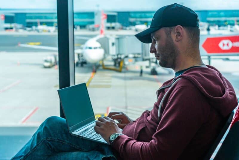 Wi-Fi público é seguro? O que realmente acontece quando você conecta no aeroporto